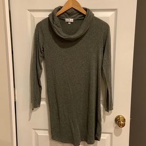 Socialite cowl-neck sweater, lightweight. Heather green and size XS